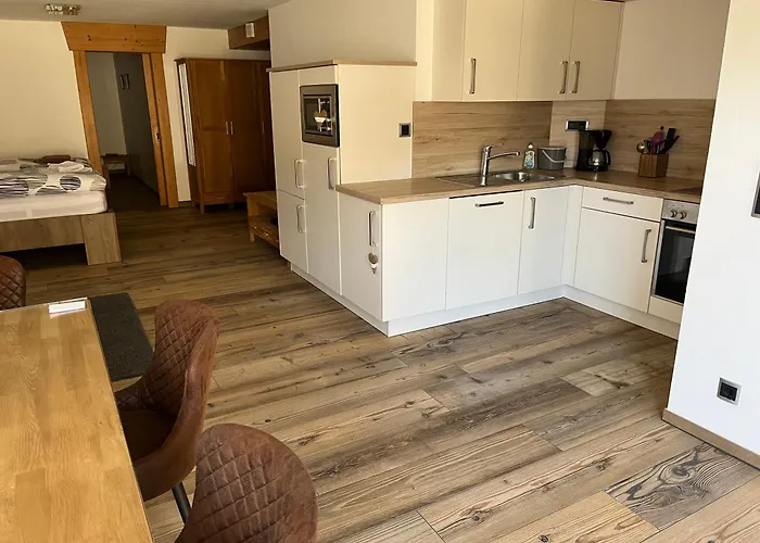 Mayrberg Mit Terasse Appartamento *